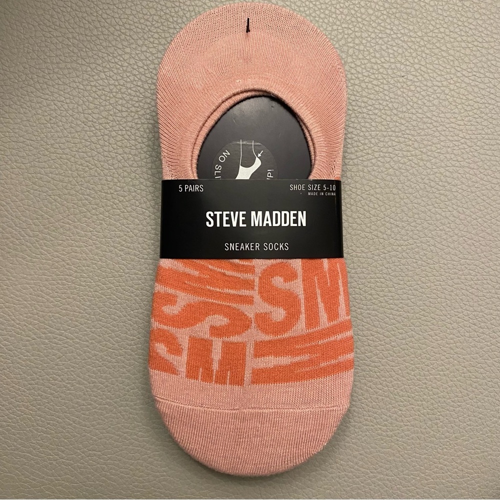 STEVE MADDEN Women’s No Slip Grip Sneaker Socks (5 pack)